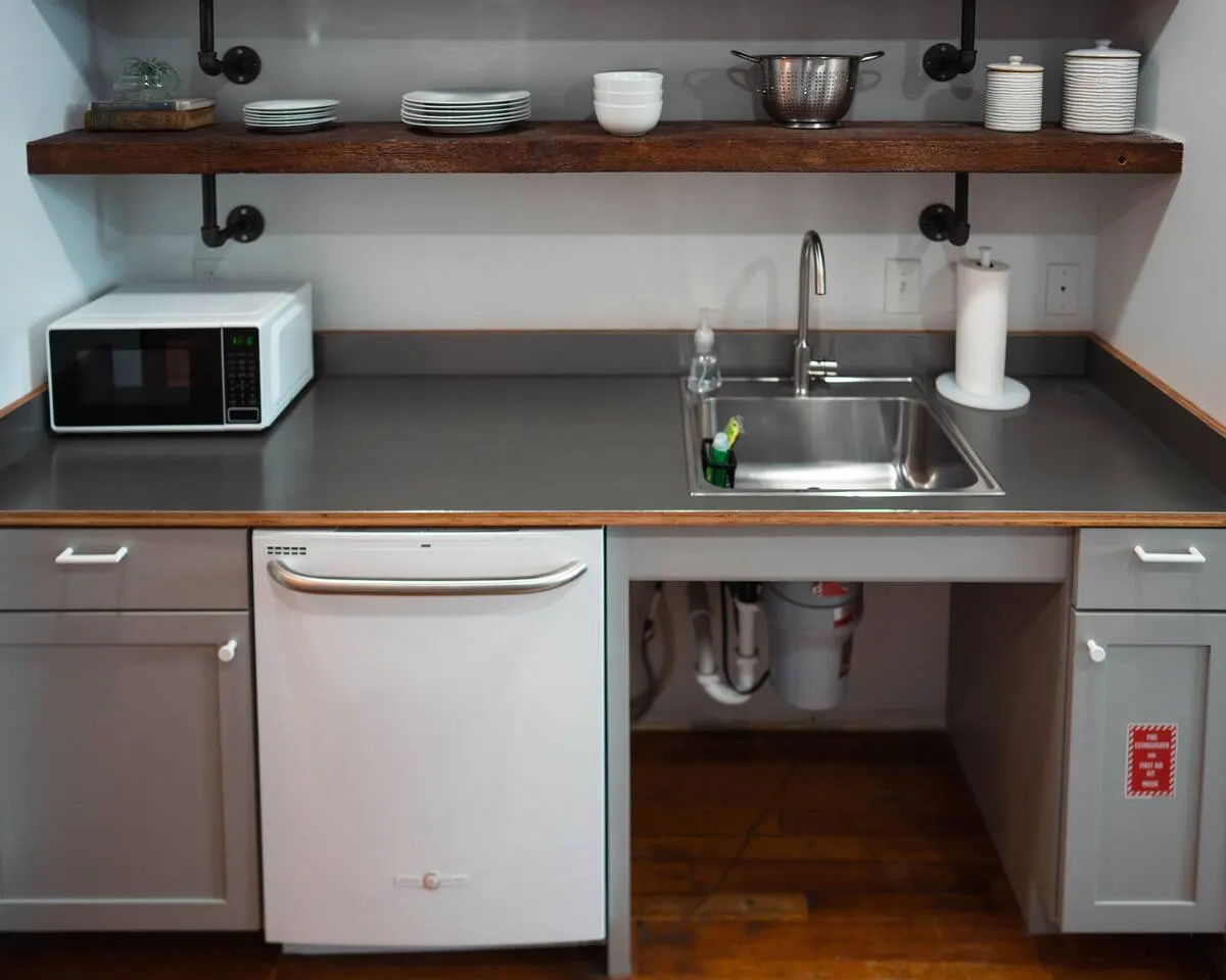 Large Studio Suite in the Middle of Downtown JC 16