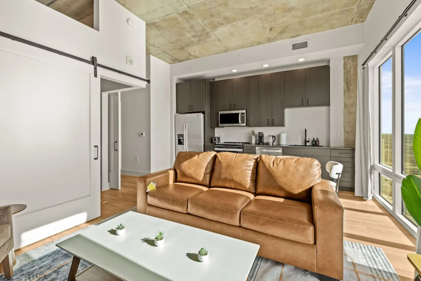 Stylish 1BR in Heart of Channelside Area 14