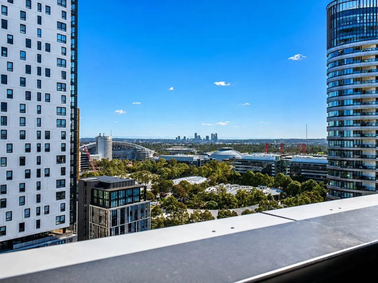 Olympic Park 1BR with Views & Parking 16