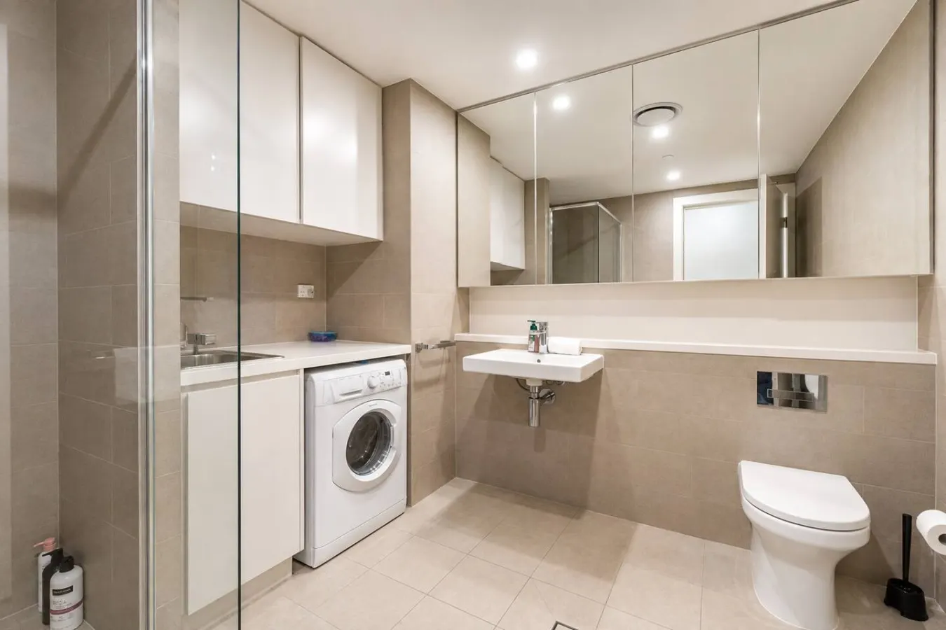 Olympic Park 1BR with Views & Parking 18