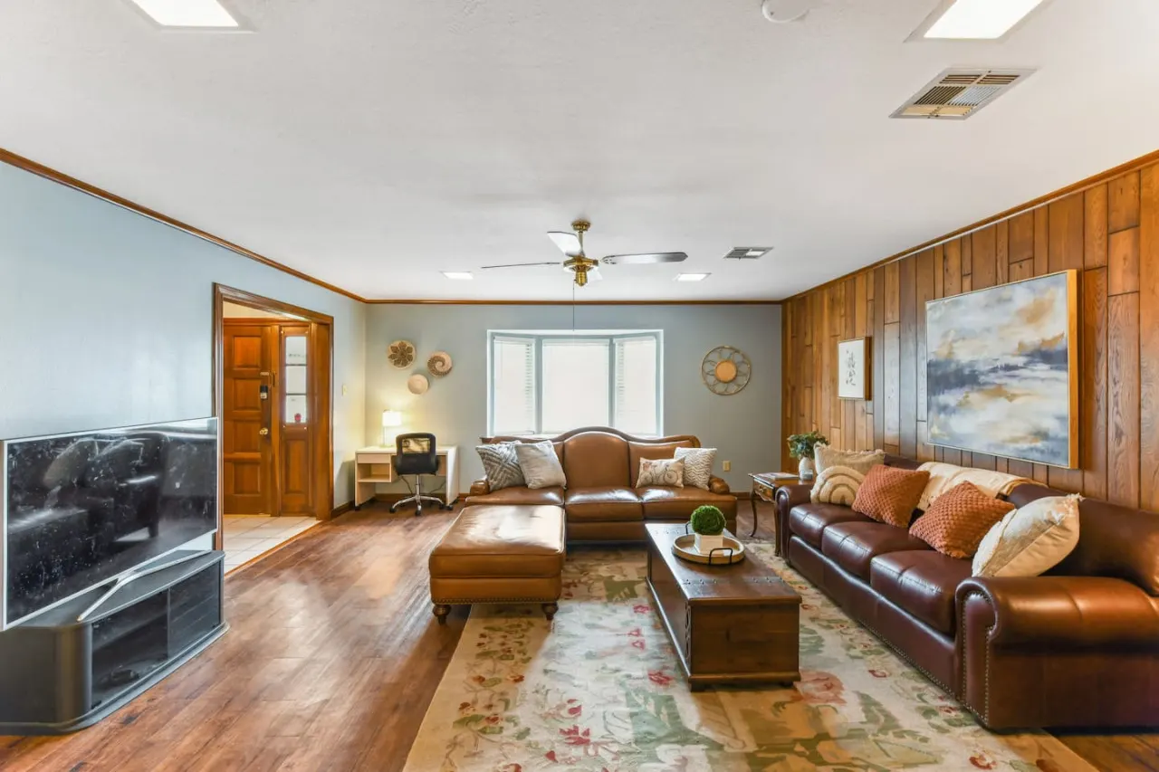 Lovely Metairie 1600sft Loft 10 mnts to Hospitals!