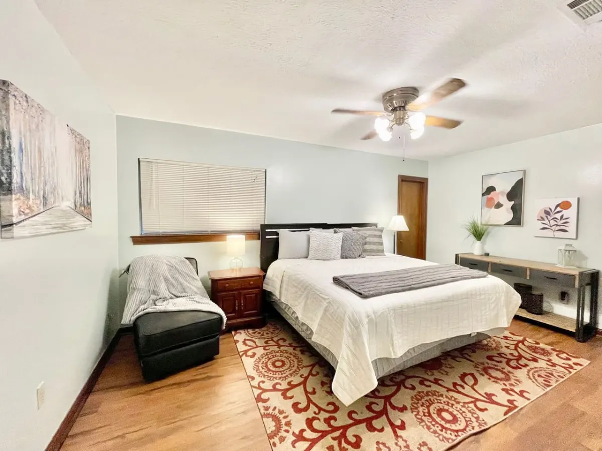Lovely Metairie 1600sft Loft 10 mnts to Hospitals! 11