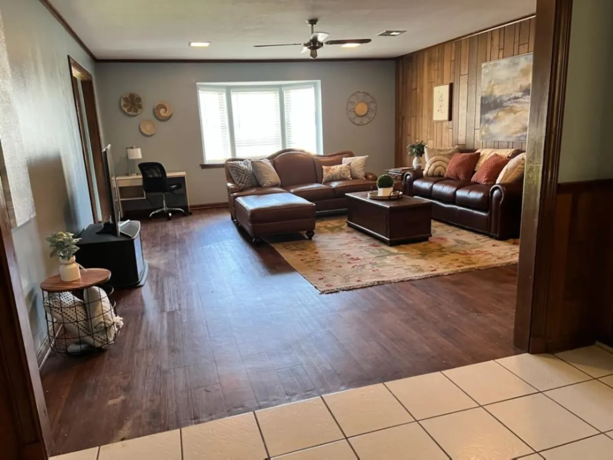 Lovely Metairie 1600sft Loft 10 mnts to Hospitals! 20