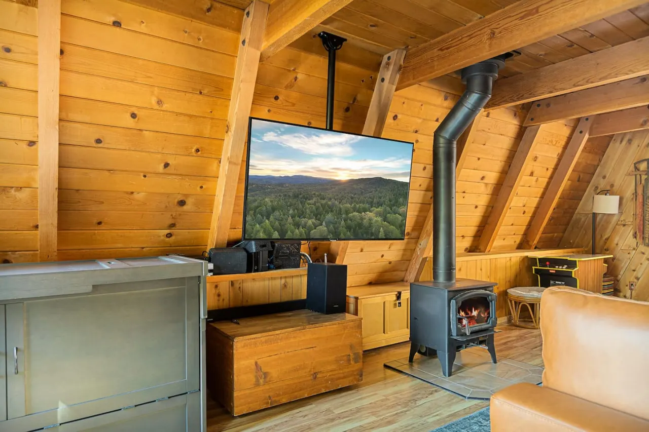Pines & Peaks: Trending A-Frame, SPA, Games & AC 11