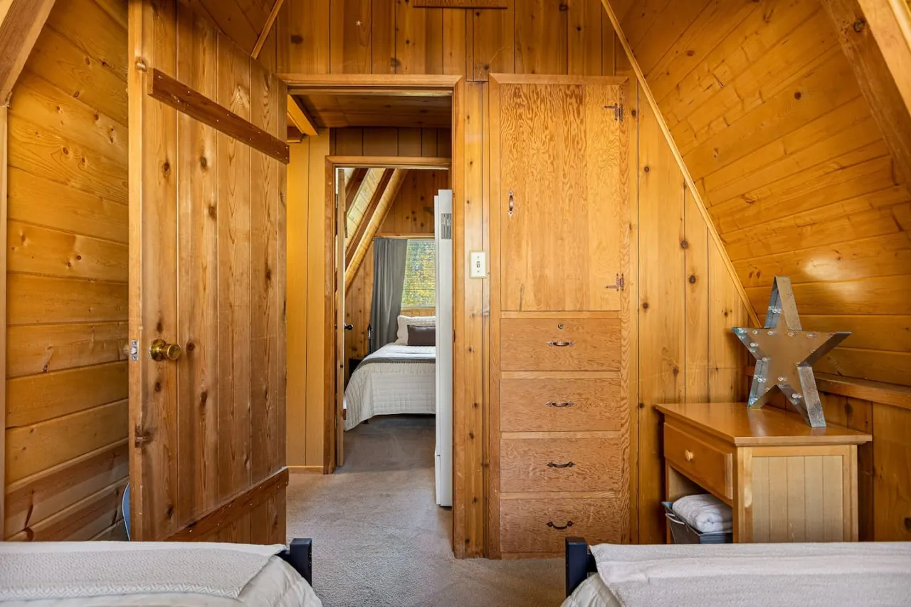Pines & Peaks: Trending A-Frame, SPA, Games & AC 17