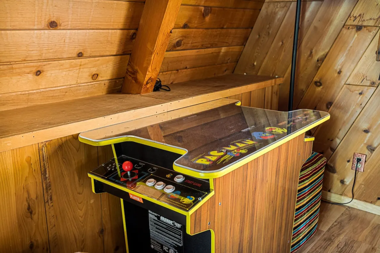 Pines & Peaks: Trending A-Frame, SPA, Games & AC 4