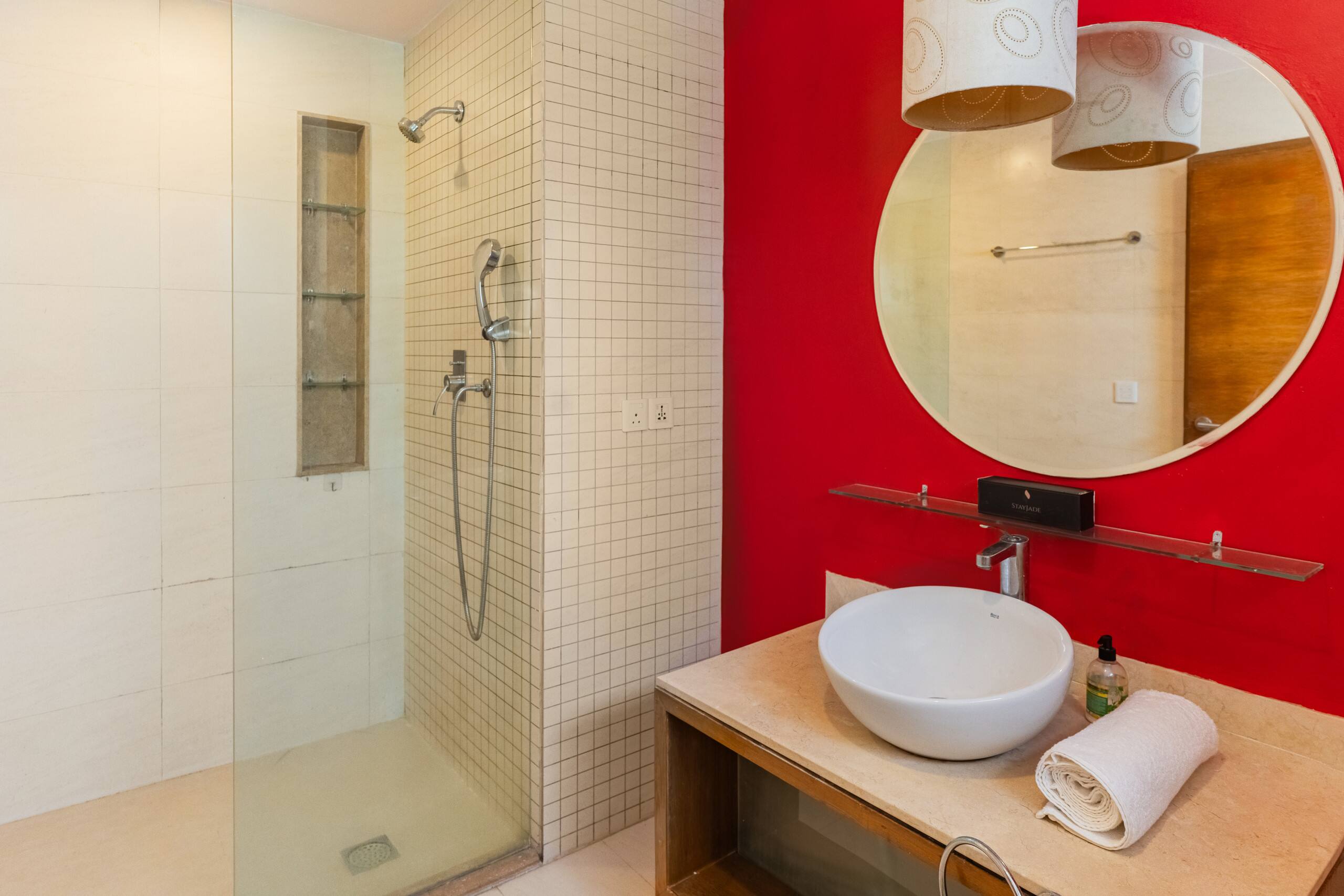 Villa Bianca  by StayJade | Pvt Pool | Nr Airport 30