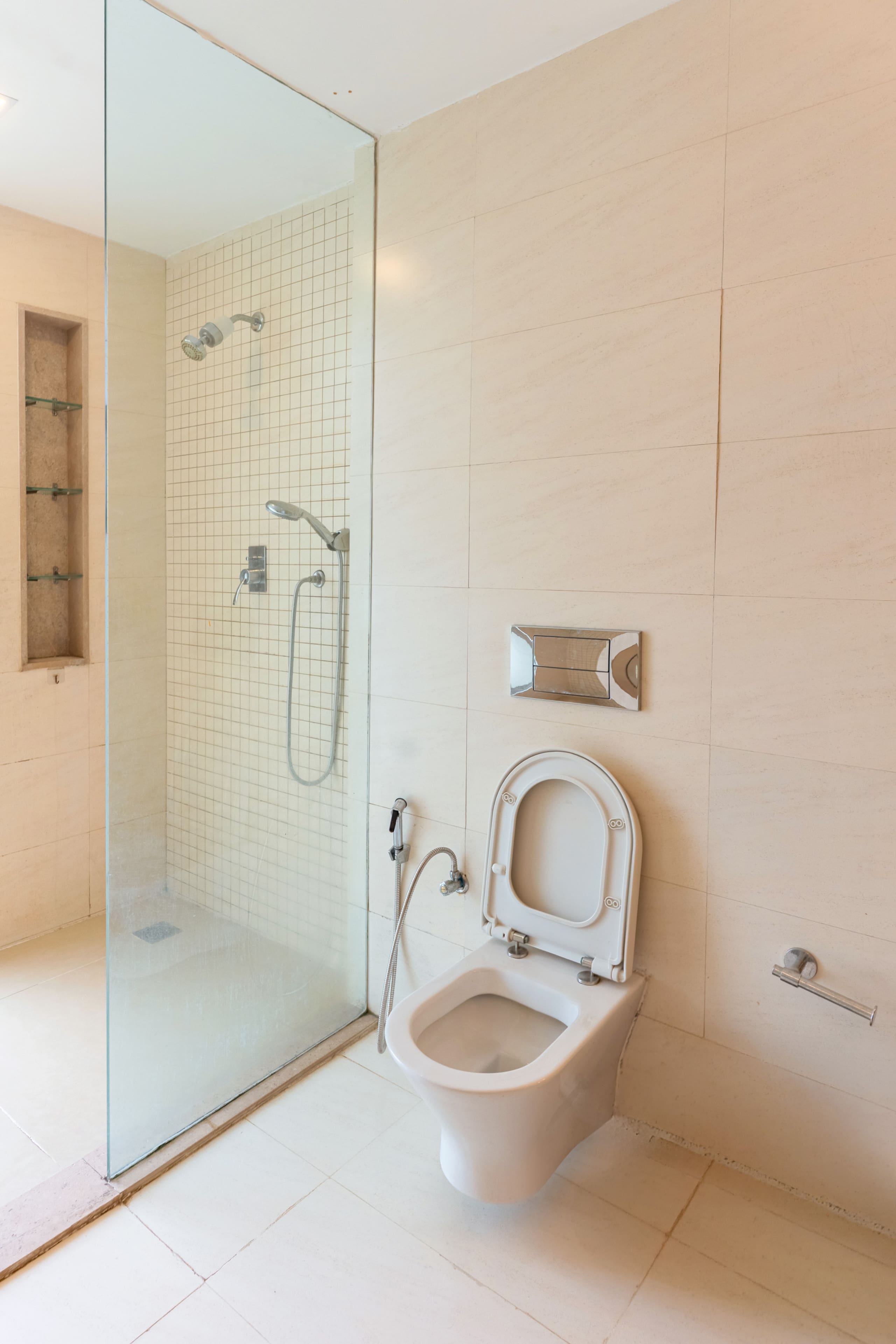 Villa Bianca  by StayJade | Pvt Pool | Nr Airport 32