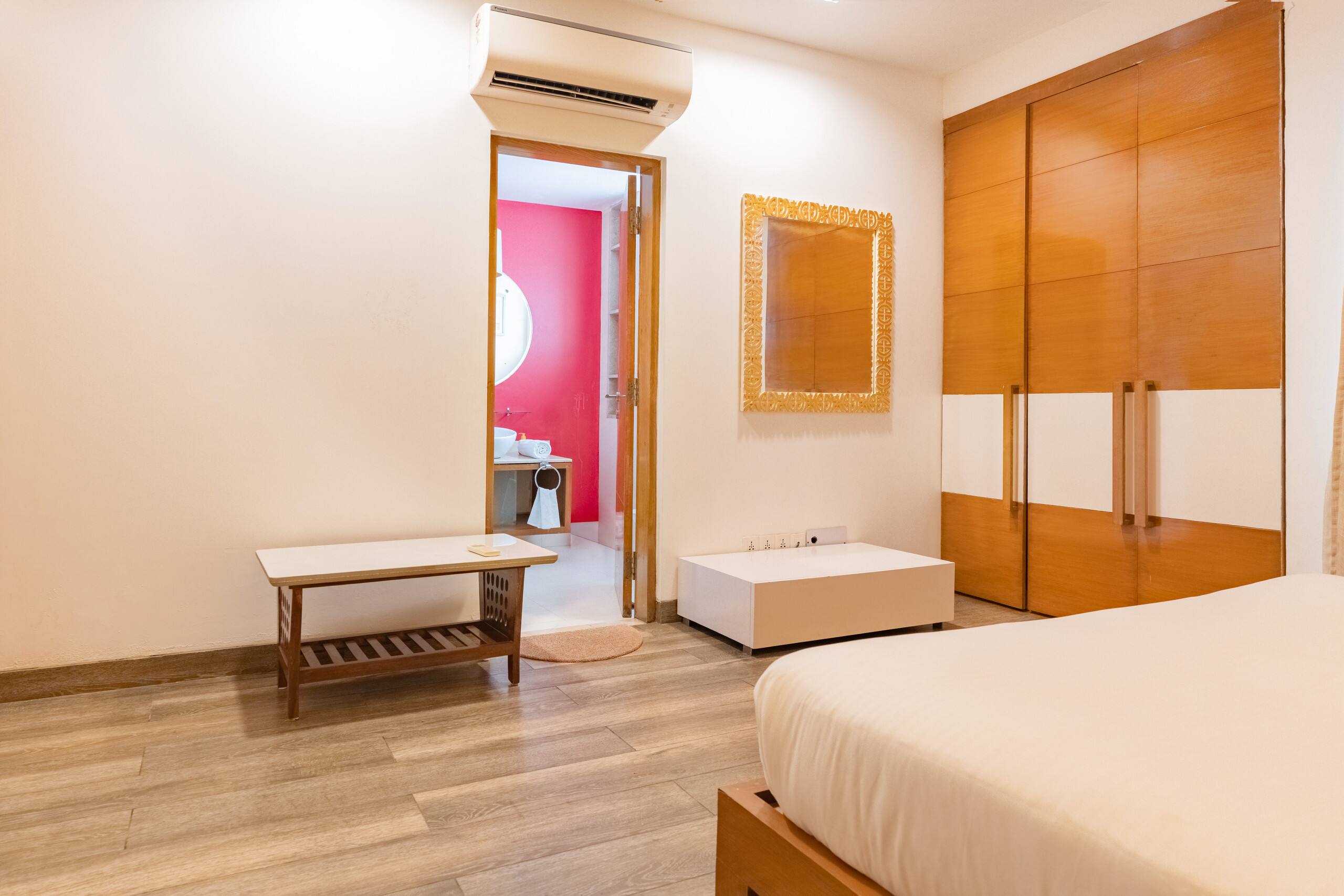 Villa Bianca  by StayJade | Pvt Pool | Nr Airport 26