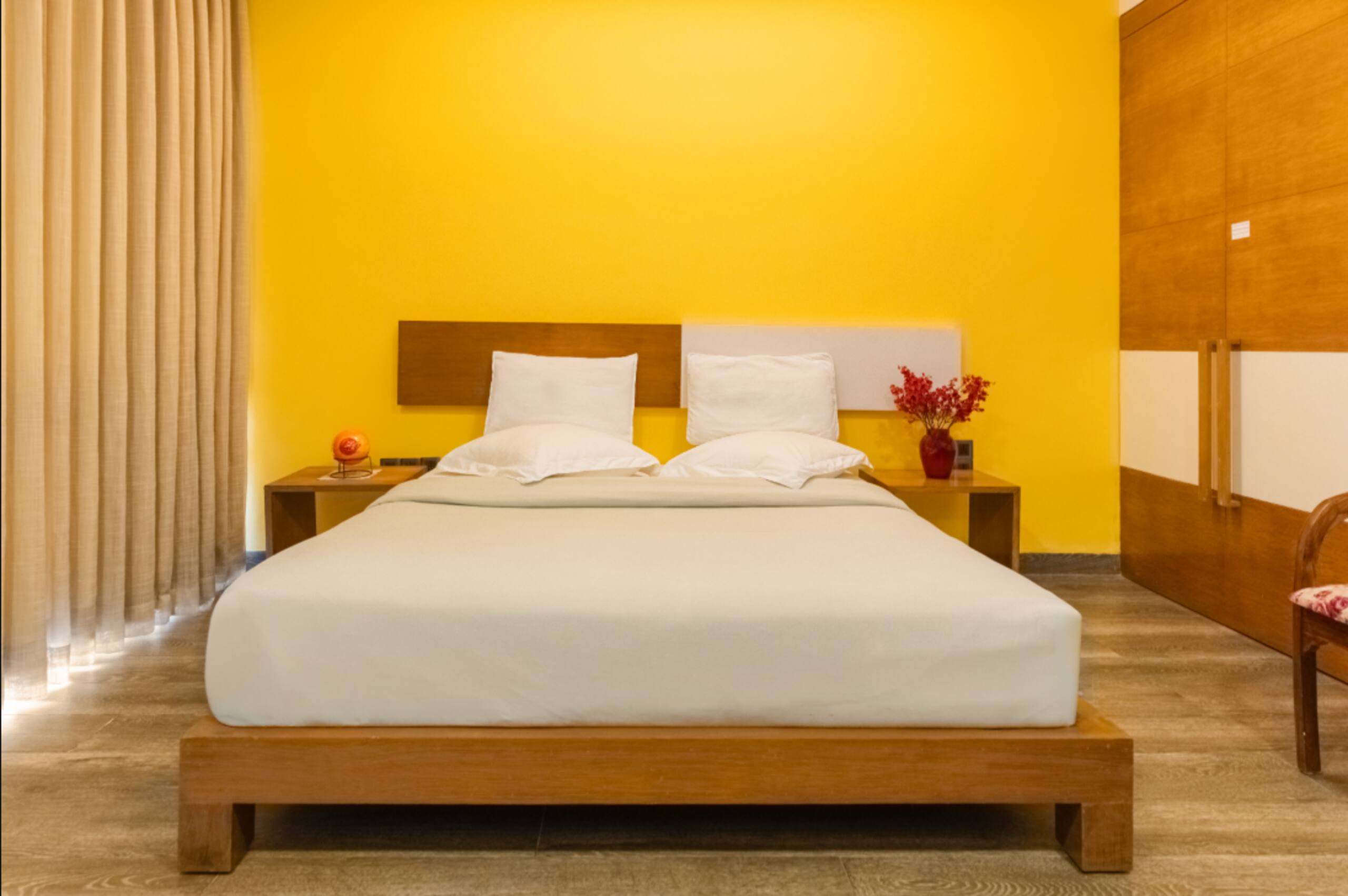 Villa Bianca  by StayJade | Pvt Pool | Nr Airport 23