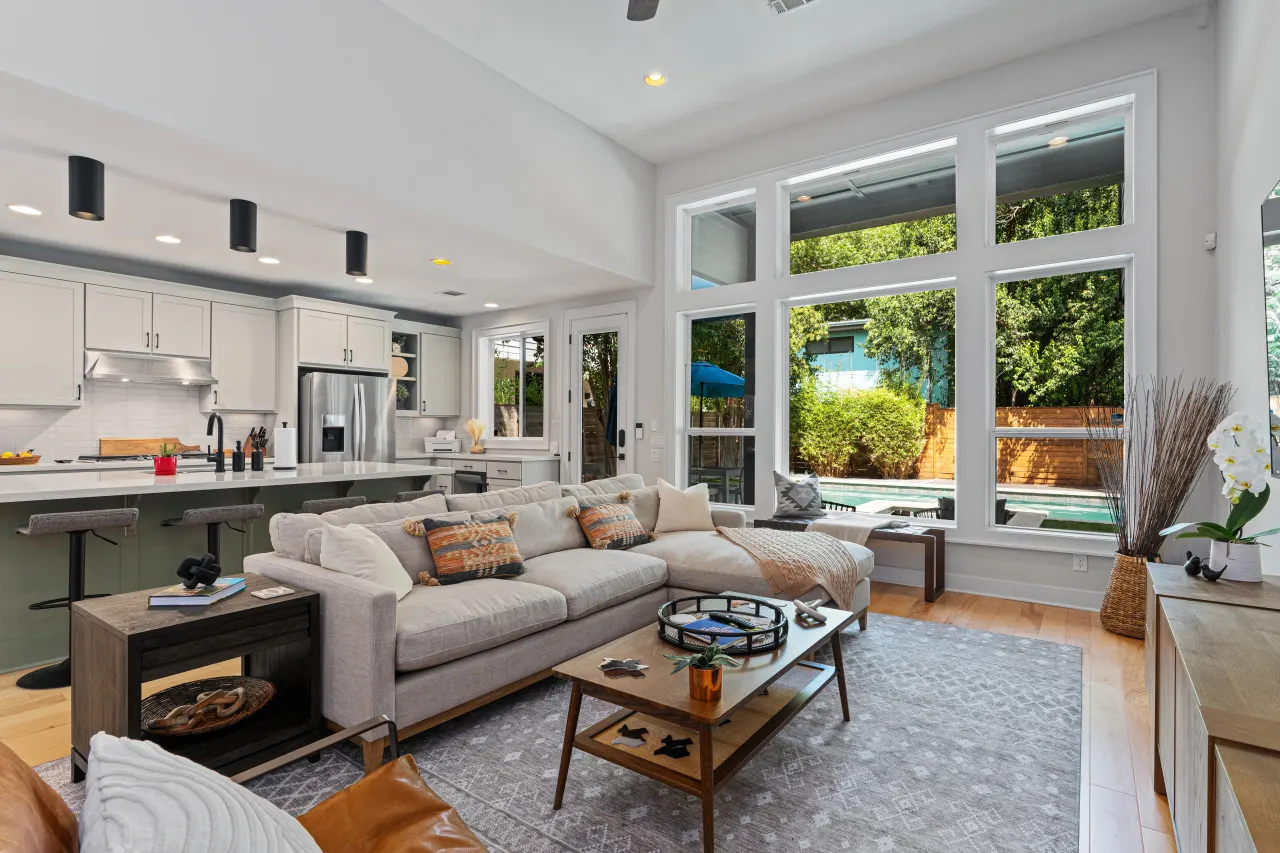 Zilker Home with Heated Pool, Hot Tub, Walkable — photo 2