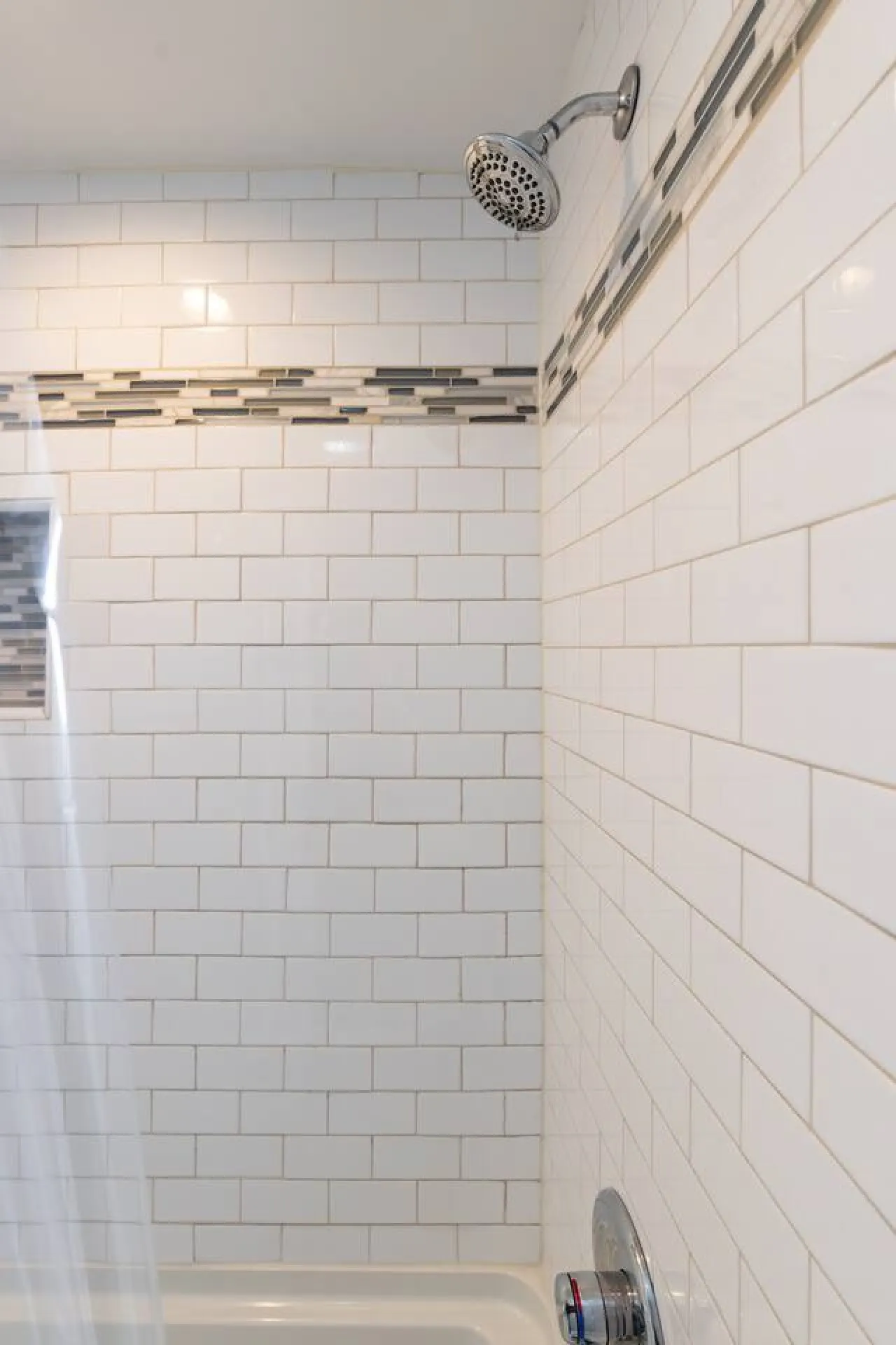 The Swan OTR, Rooftop and Parking, 3Br / 2.5Ba 9