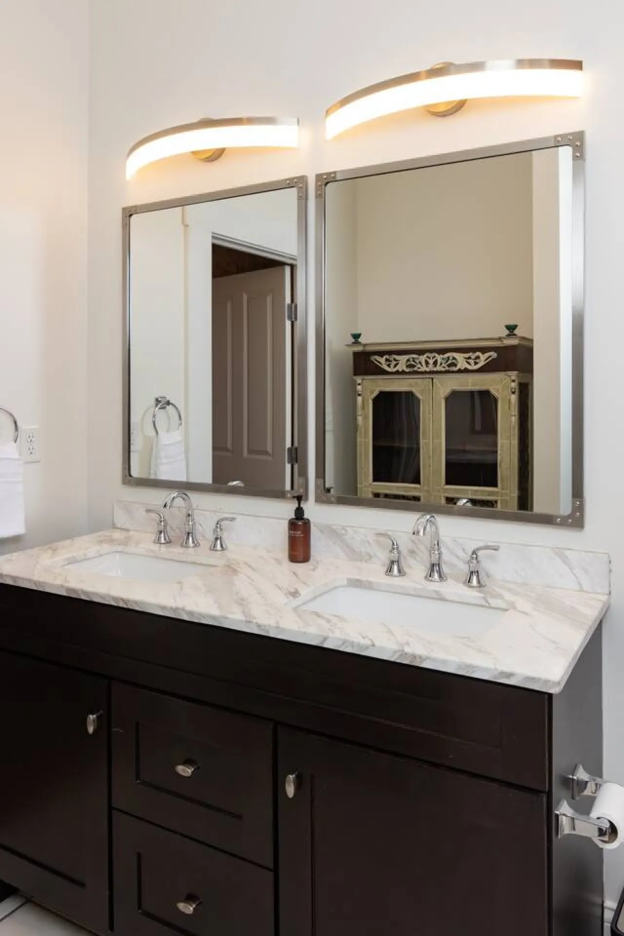 The Swan OTR, Rooftop and Parking, 3Br / 2.5Ba 18
