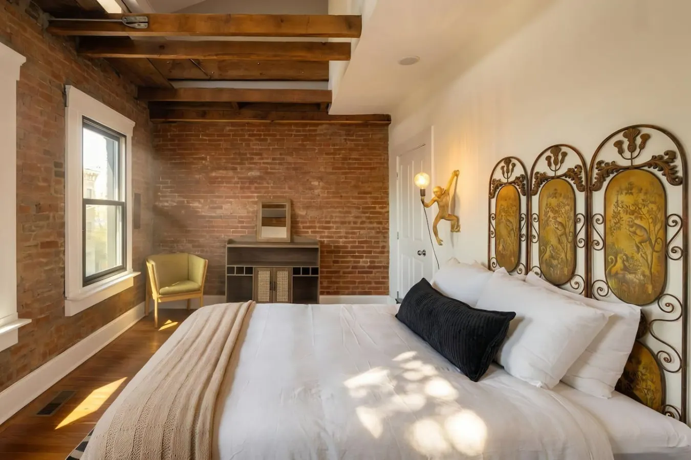 The Swan OTR, Rooftop and Parking, 3Br / 2.5Ba 4