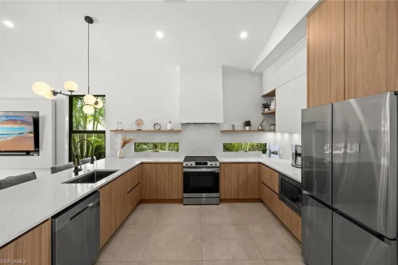 The Palm Haus 13