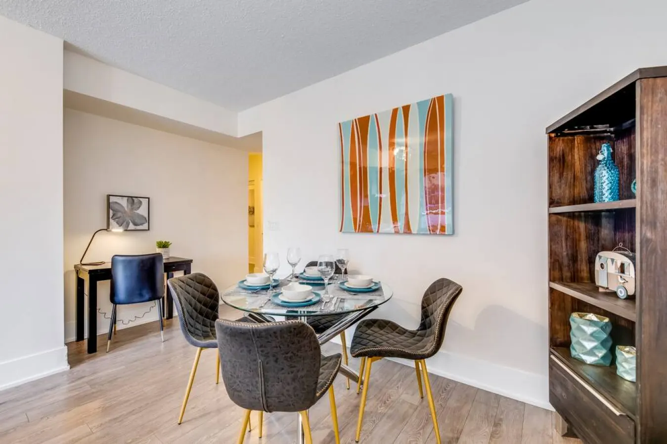 Stylish 2BR Condo Parking Prime Location 2