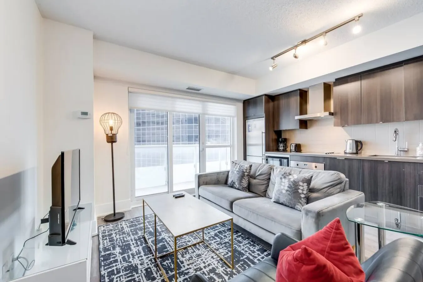 Stylish 2BR Condo Parking Prime Location 6