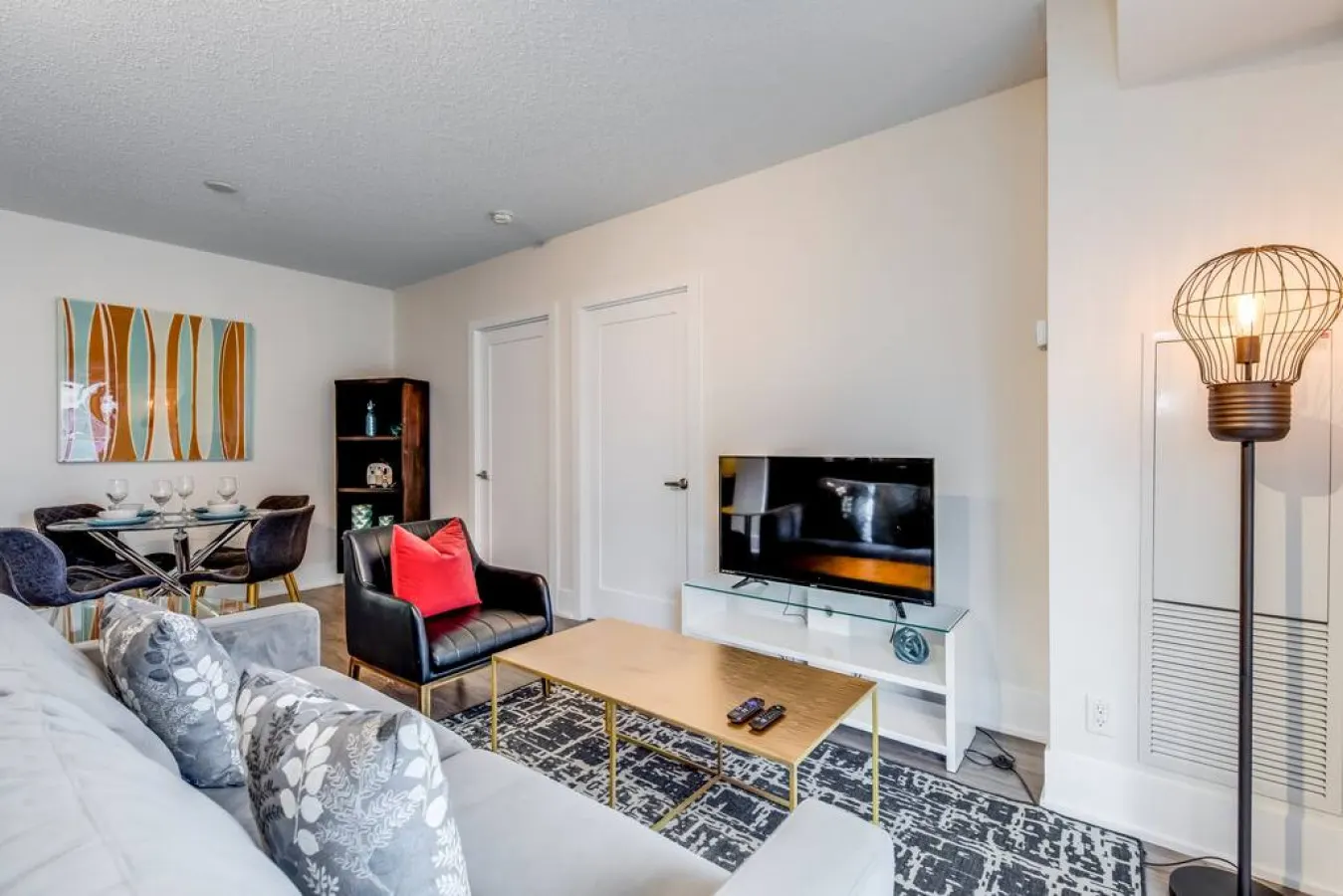 Stylish 2BR Condo Parking Prime Location 7