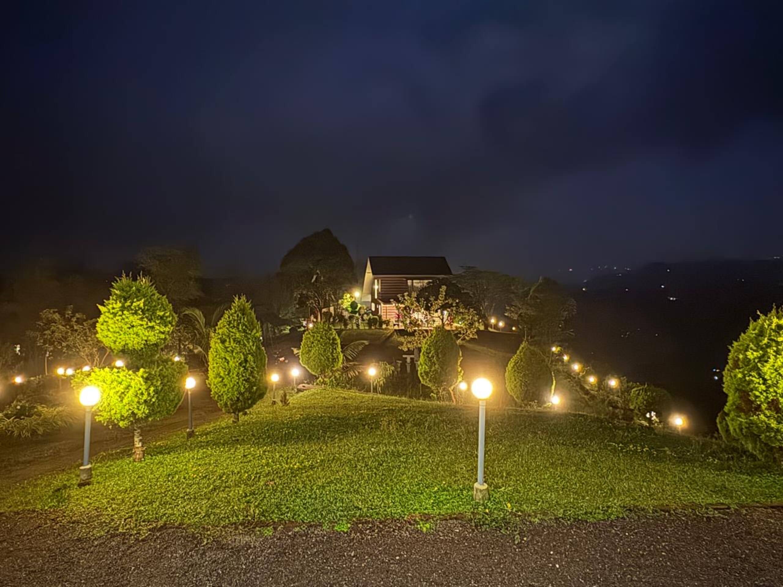 Cuckoo's Nest villa in Vagamon, 21
