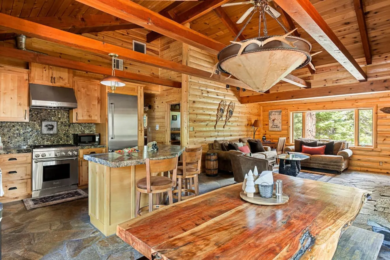 Shasta Pines + Hot Tub + Dog Friendly + EV Plug Provided 10