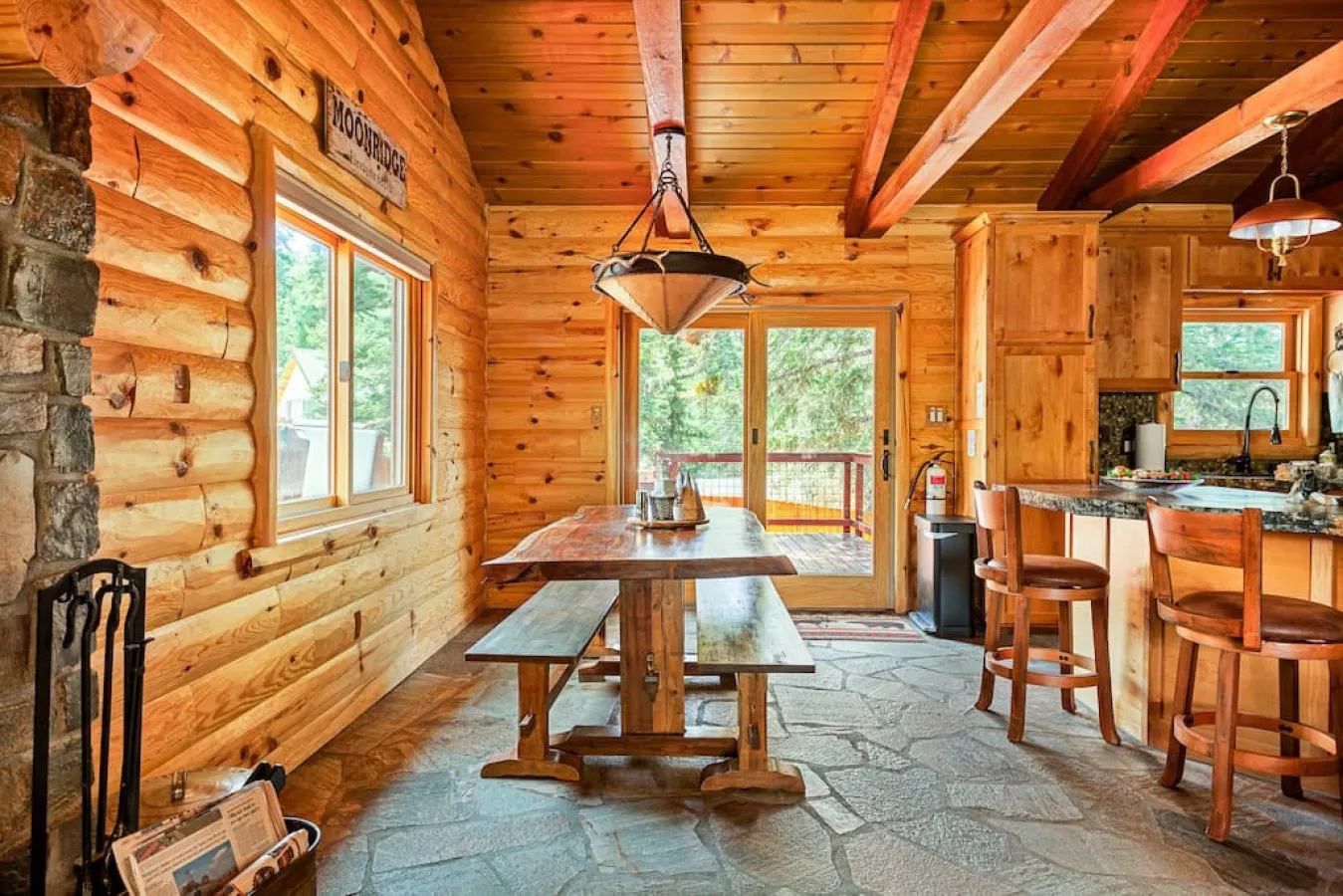 Shasta Pines + Hot Tub + Dog Friendly + EV Plug Provided 16