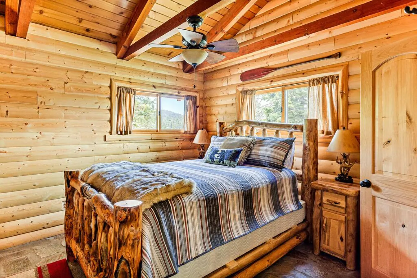 Shasta Pines + Hot Tub + Dog Friendly + EV Plug Provided 17
