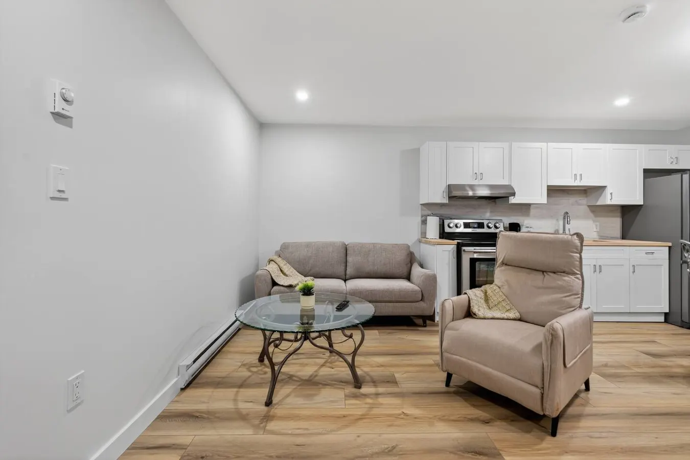 Aurora Haven 2BR Napanee Netflix Parking 8