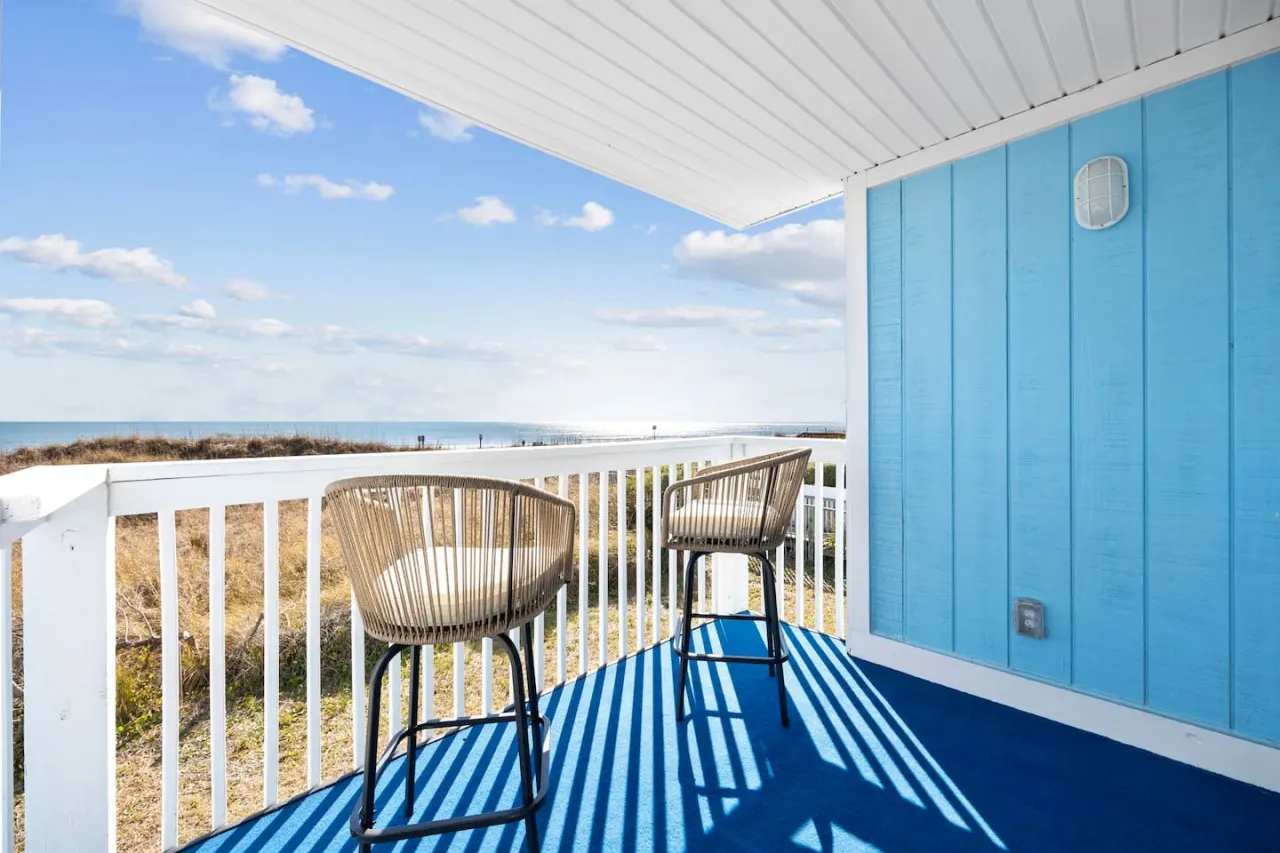 The Oceanfront Oasis — photo 2