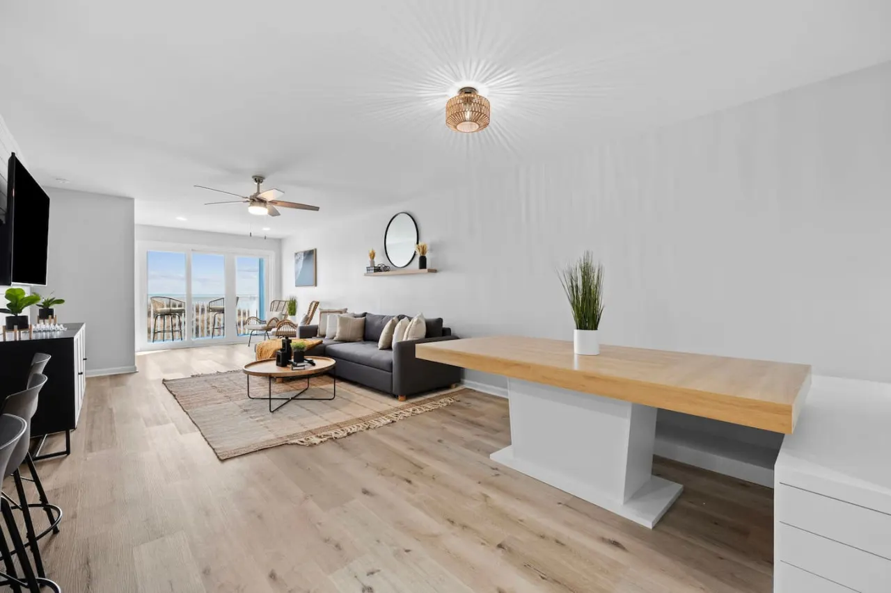 The Oceanfront Oasis 11