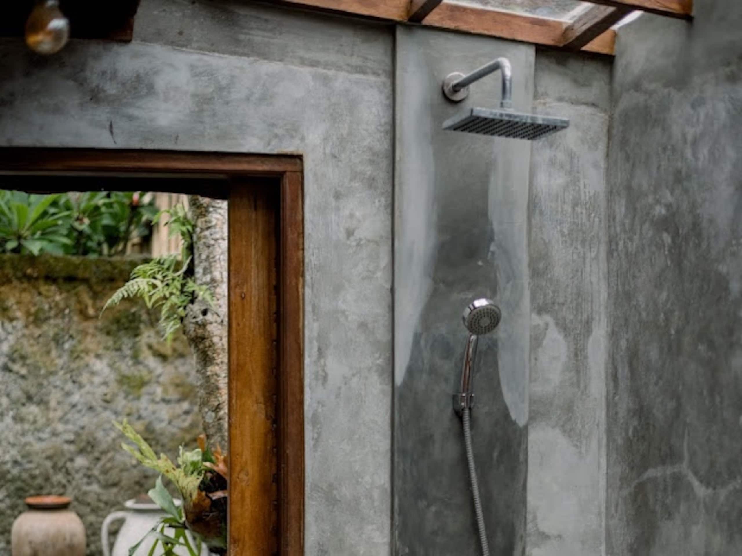 Pabuan Villa, private, bergaya etnik dan romantis 18
