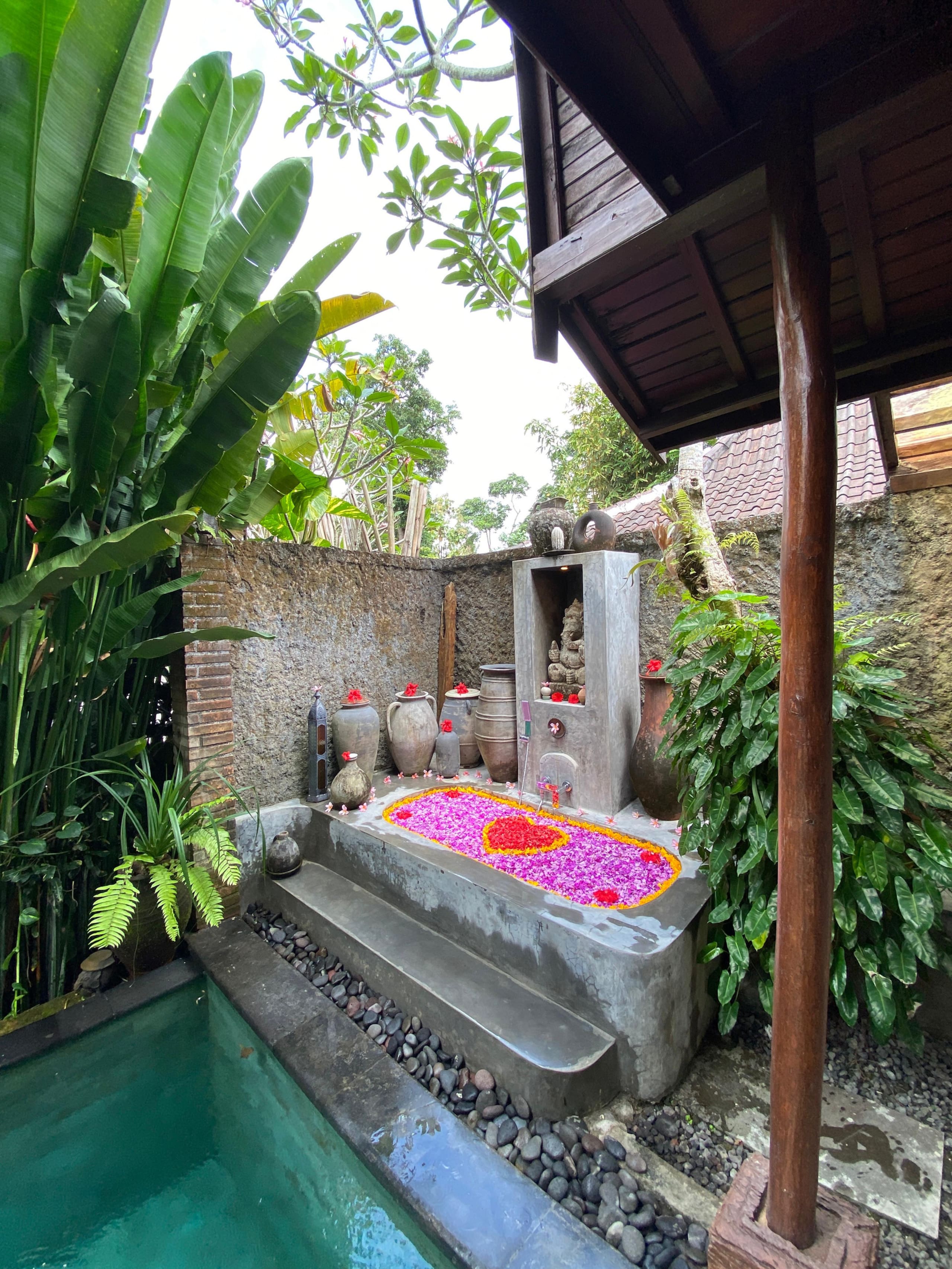 Pabuan Villa, private, bergaya etnik dan romantis 40