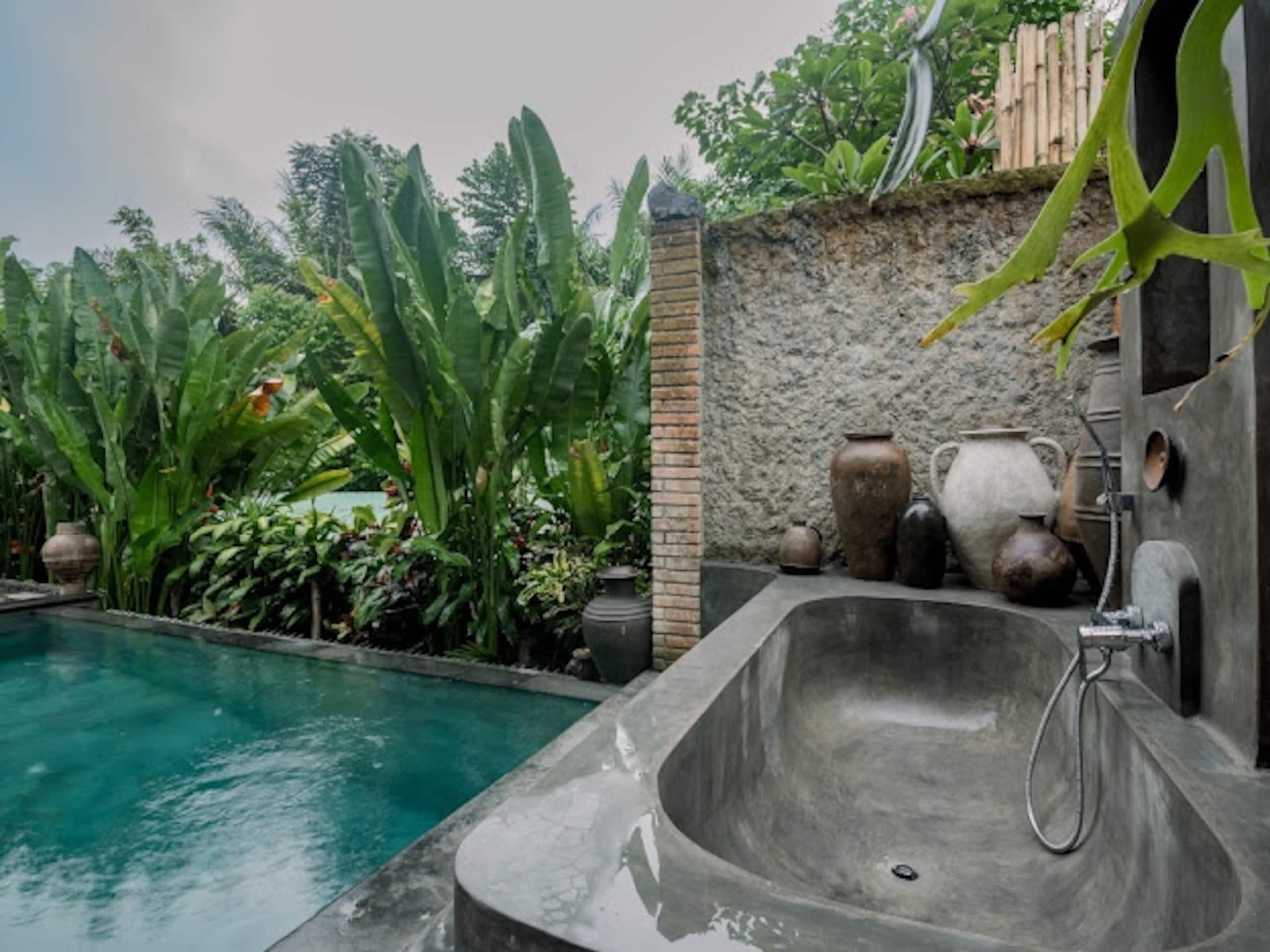 Pabuan Villa, private, bergaya etnik dan romantis 38
