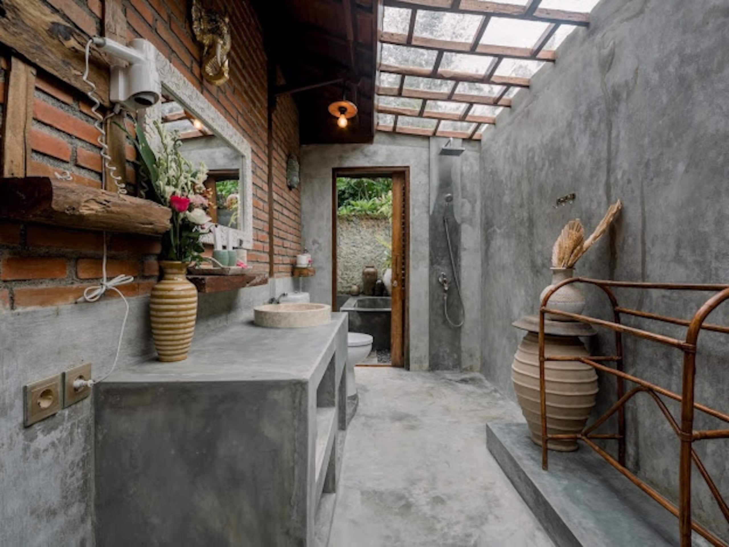 Pabuan Villa, private, bergaya etnik dan romantis 19