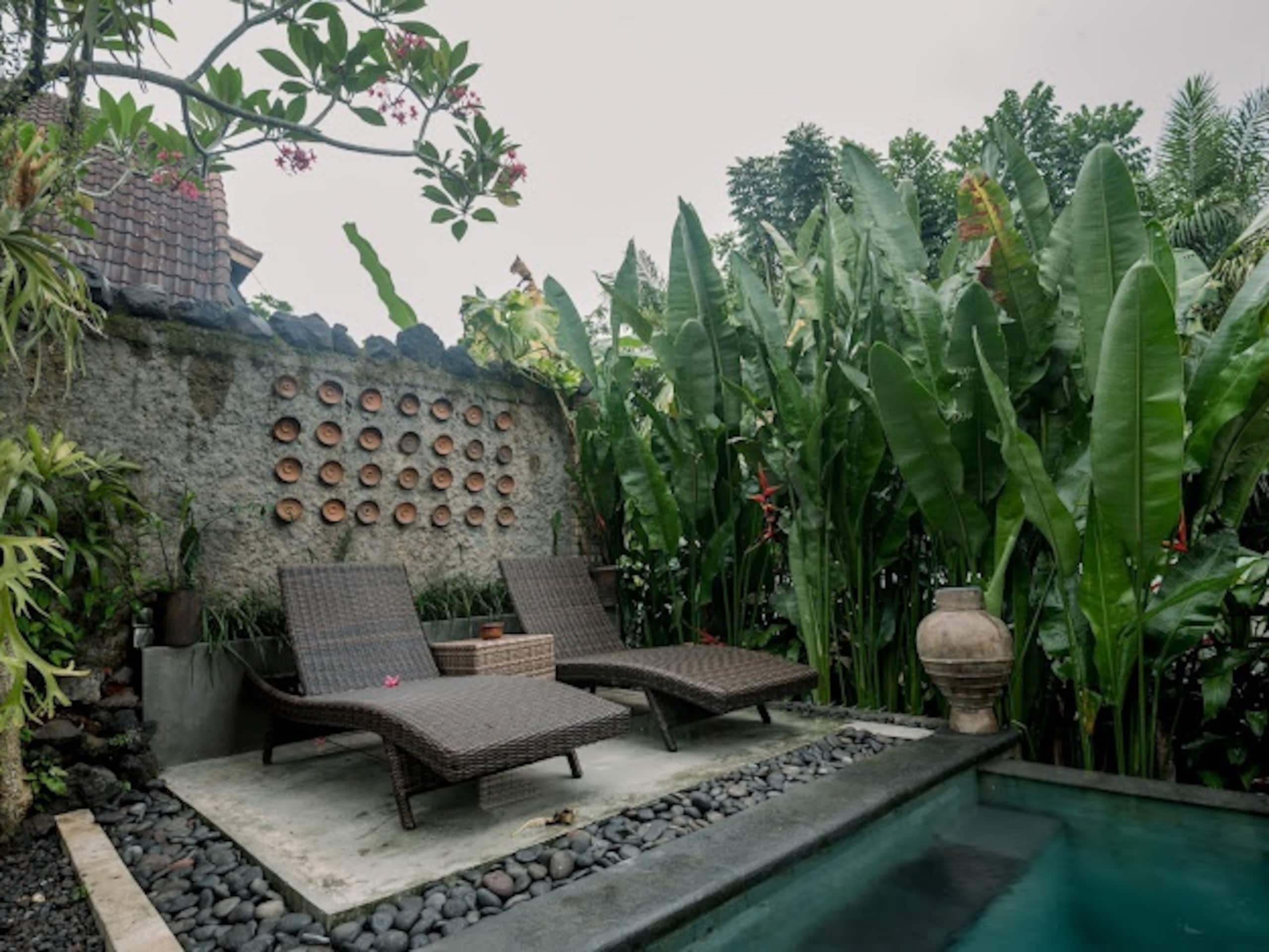 Pabuan Villa, private, bergaya etnik dan romantis 26