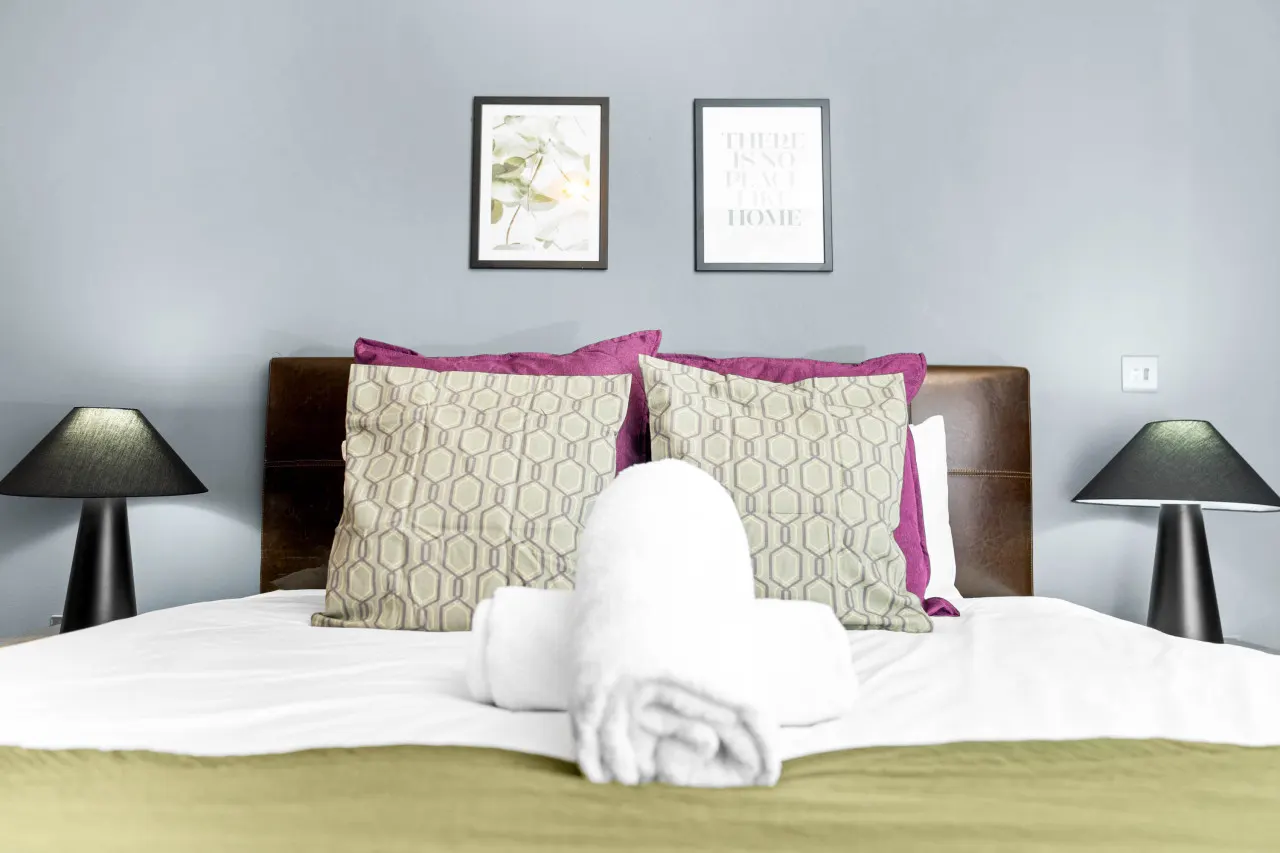 City Centre Apartment - China Town - Secure Parking - Balcony 11