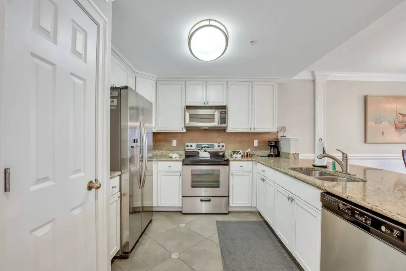 3 BR Condo 2 Pools, Hot Tub, Walk to Beach 9