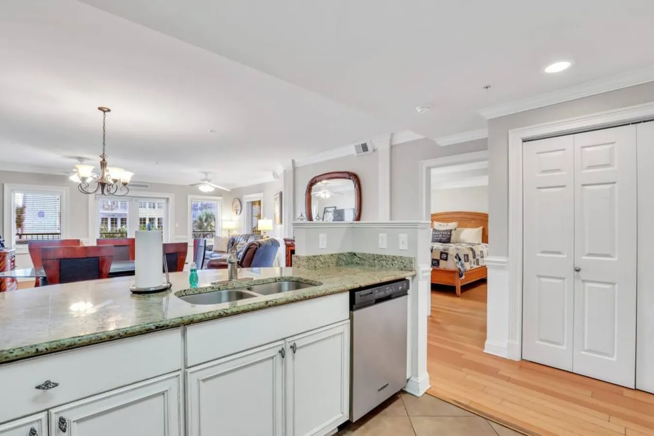 3 BR Condo 2 Pools, Hot Tub, Walk to Beach 12