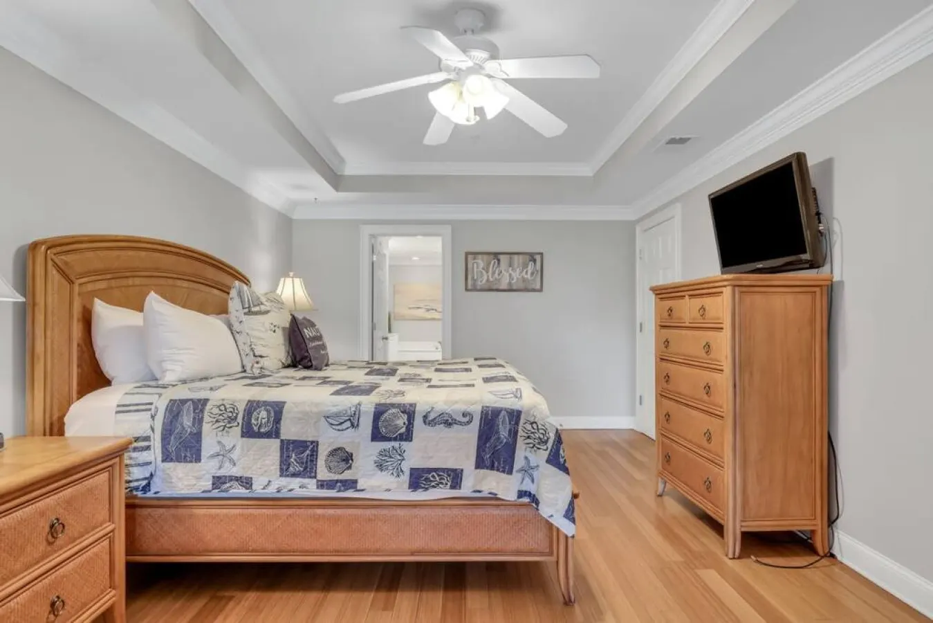 3 BR Condo 2 Pools, Hot Tub, Walk to Beach 14