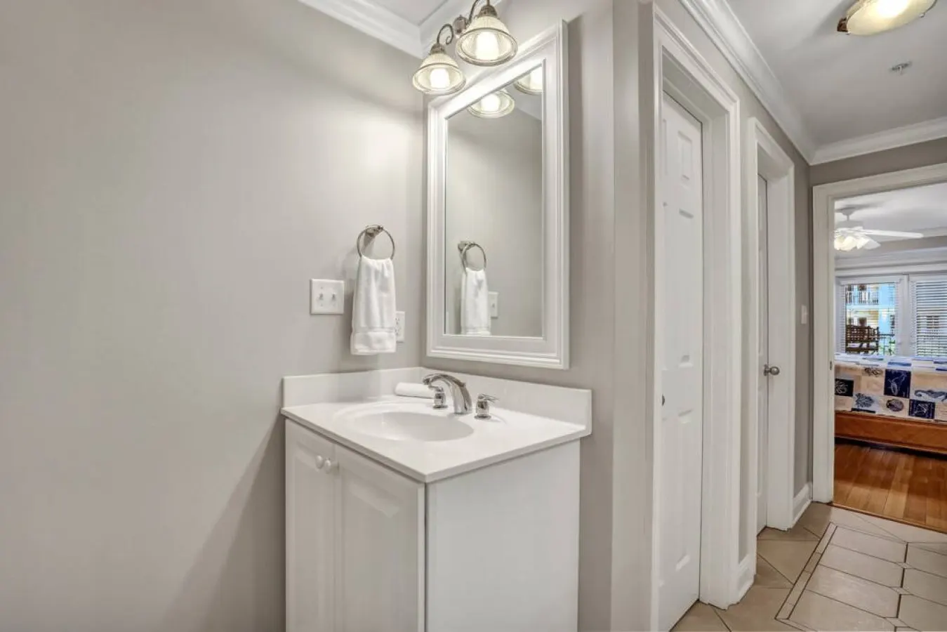 3 BR Condo 2 Pools, Hot Tub, Walk to Beach 16