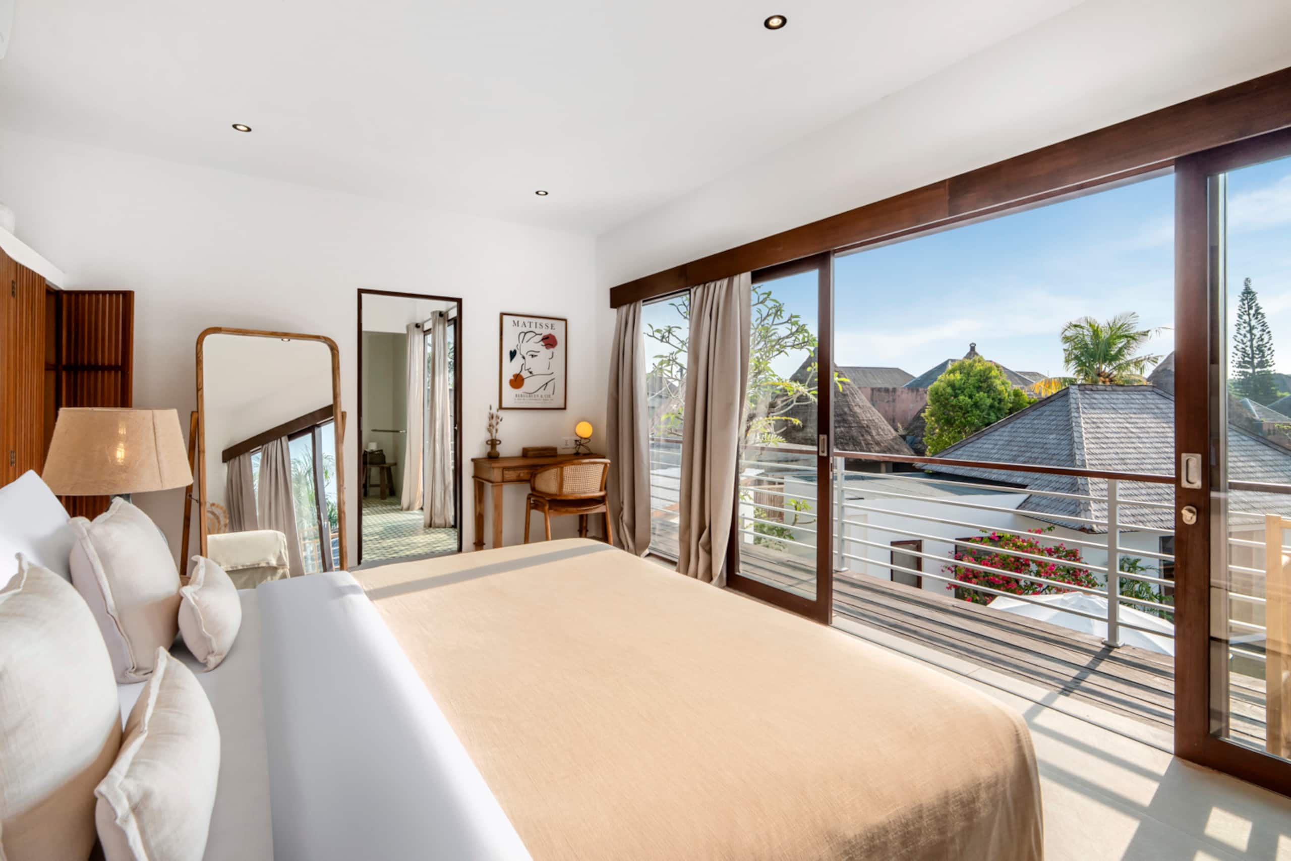 New 6BR Majestic Villa close to beach / Seminyak 37