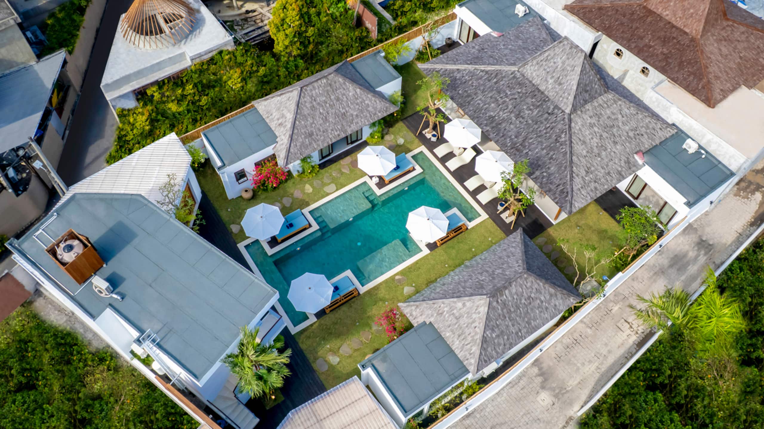 New 6BR Majestic Villa close to beach / Seminyak
