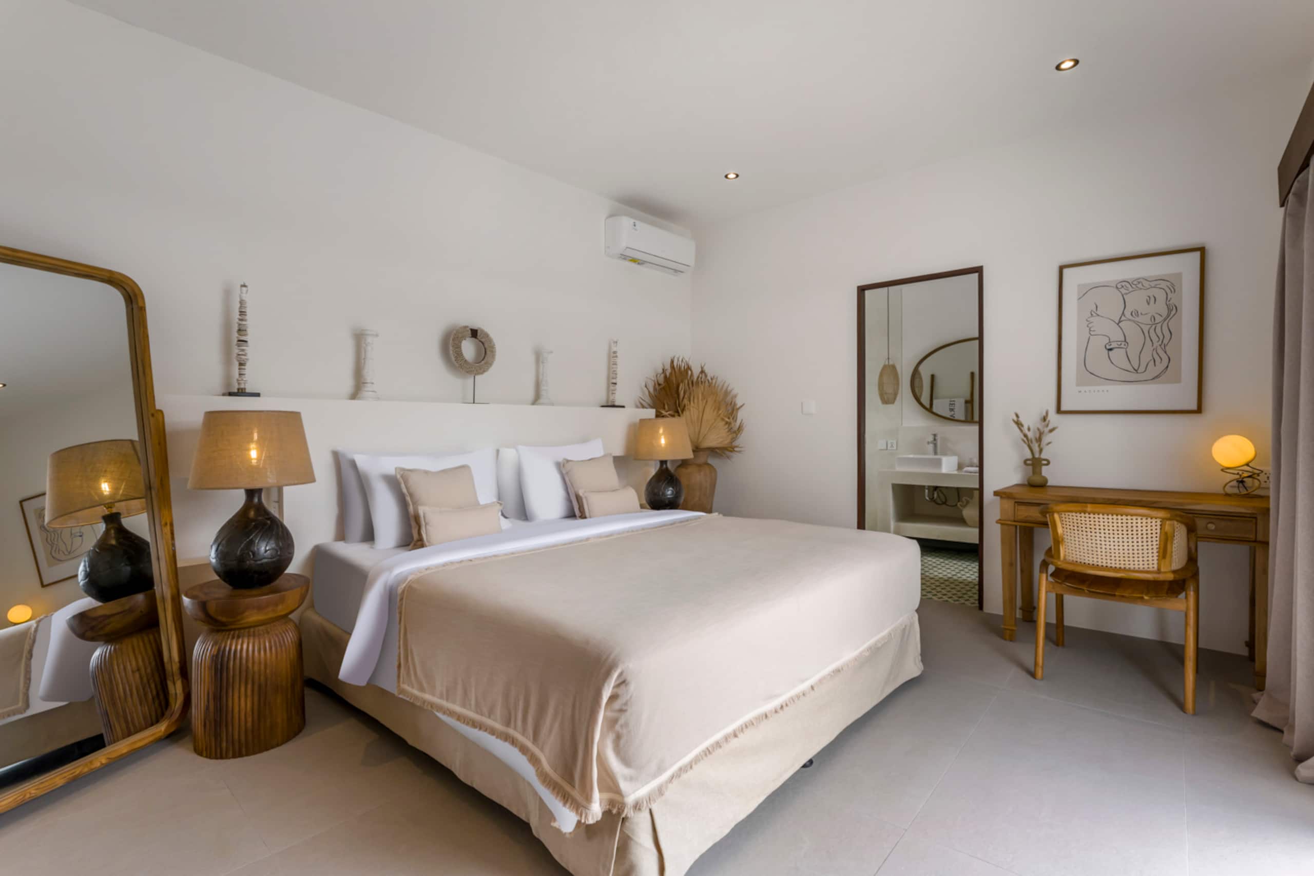 New 6BR Majestic Villa close to beach / Seminyak 35