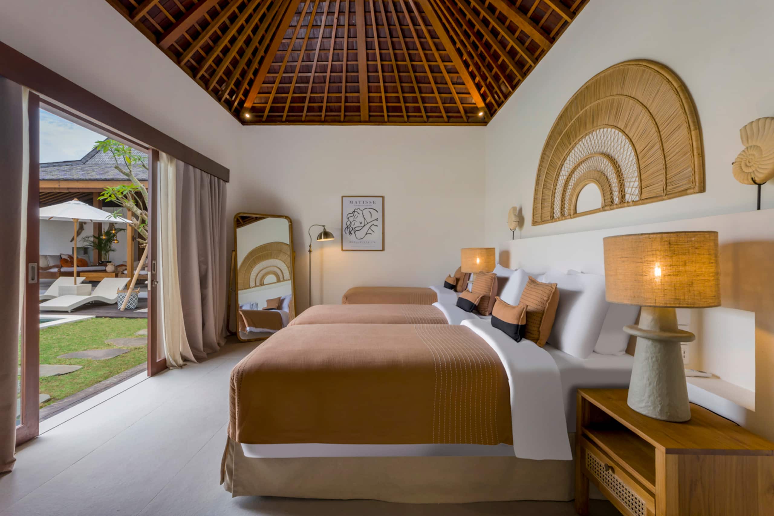 New 6BR Majestic Villa close to beach / Seminyak — photo 5
