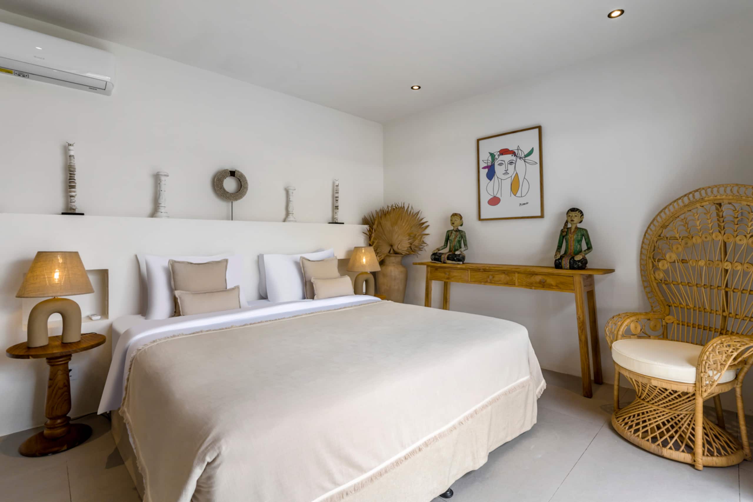 New 6BR Majestic Villa close to beach / Seminyak 21