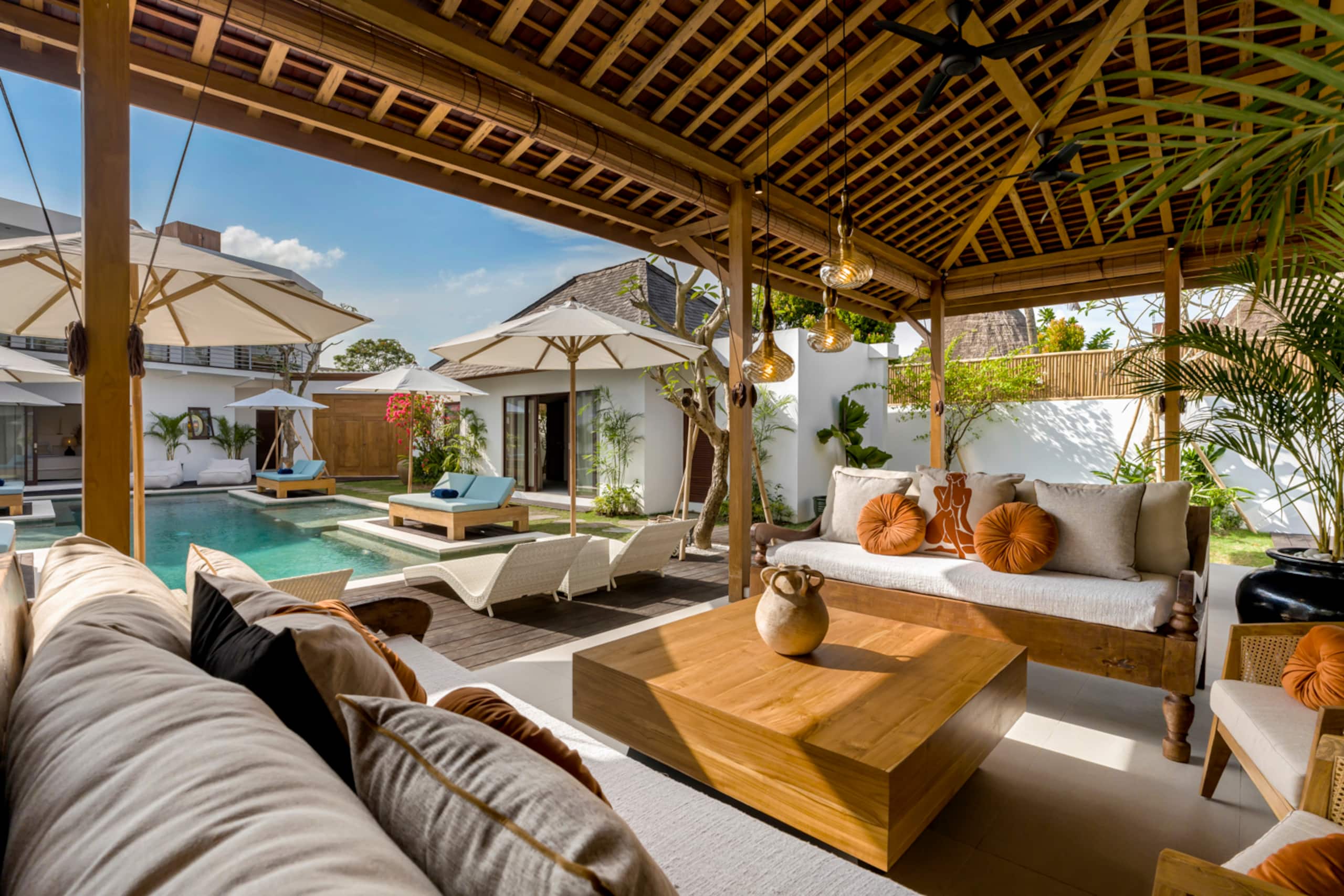 New 6BR Majestic Villa close to beach / Seminyak 7