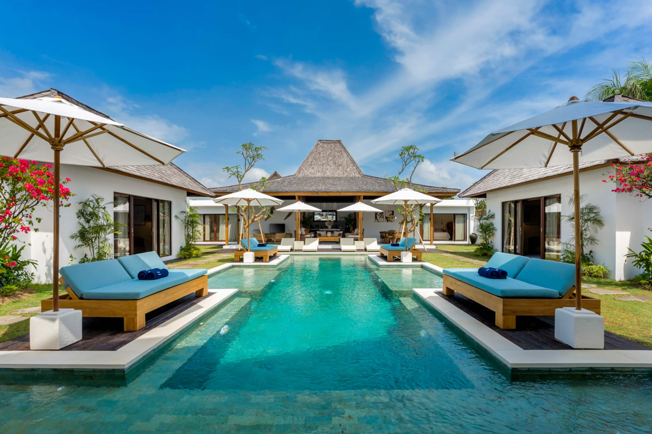 New 6BR Majestic Villa close to beach / Seminyak — photo 3