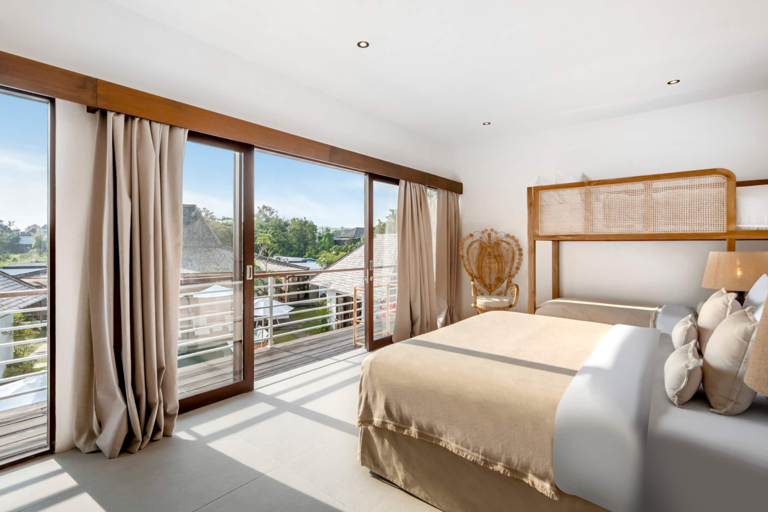 New 6BR Majestic Villa close to beach / Seminyak 38