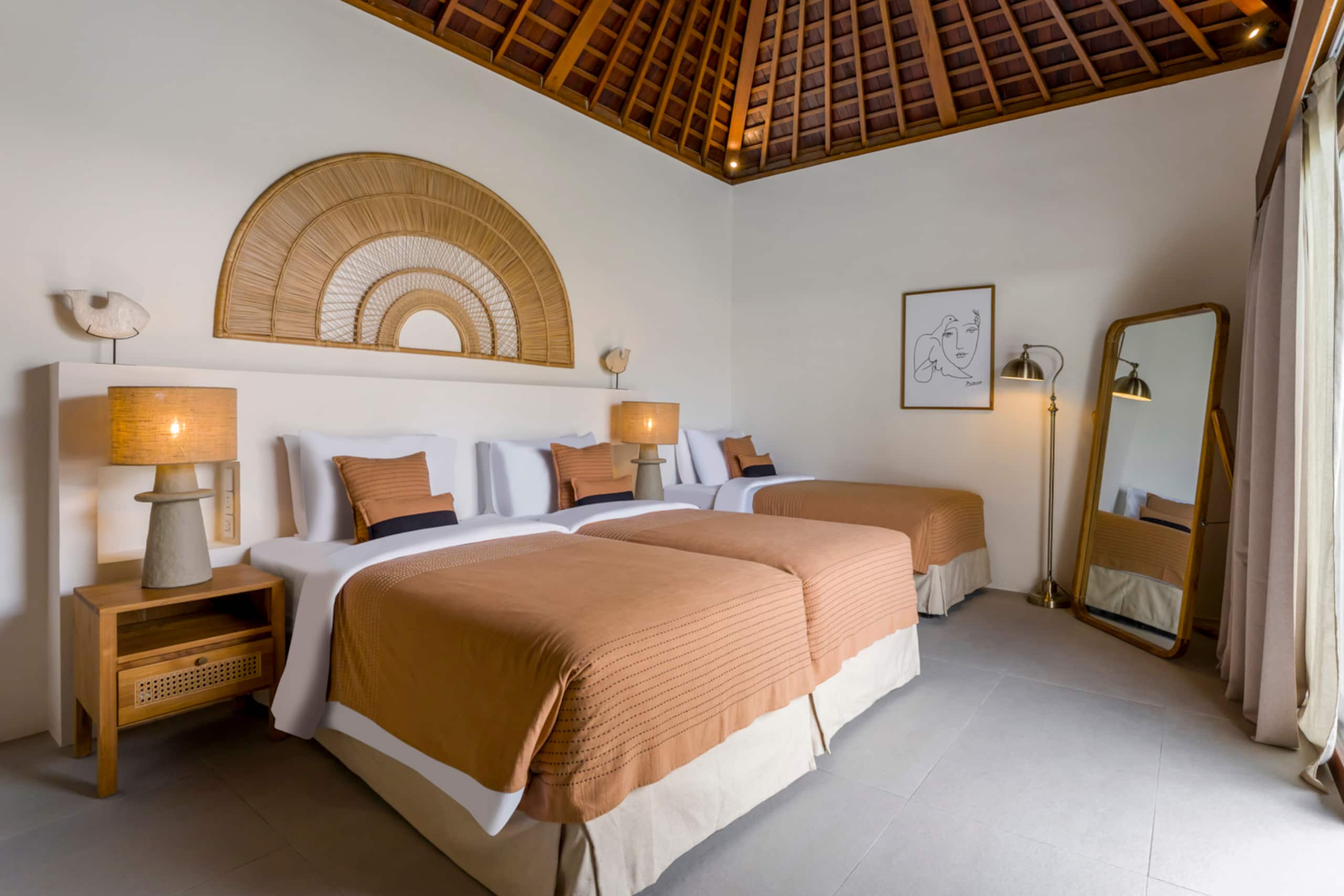 New 6BR Majestic Villa close to beach / Seminyak 32