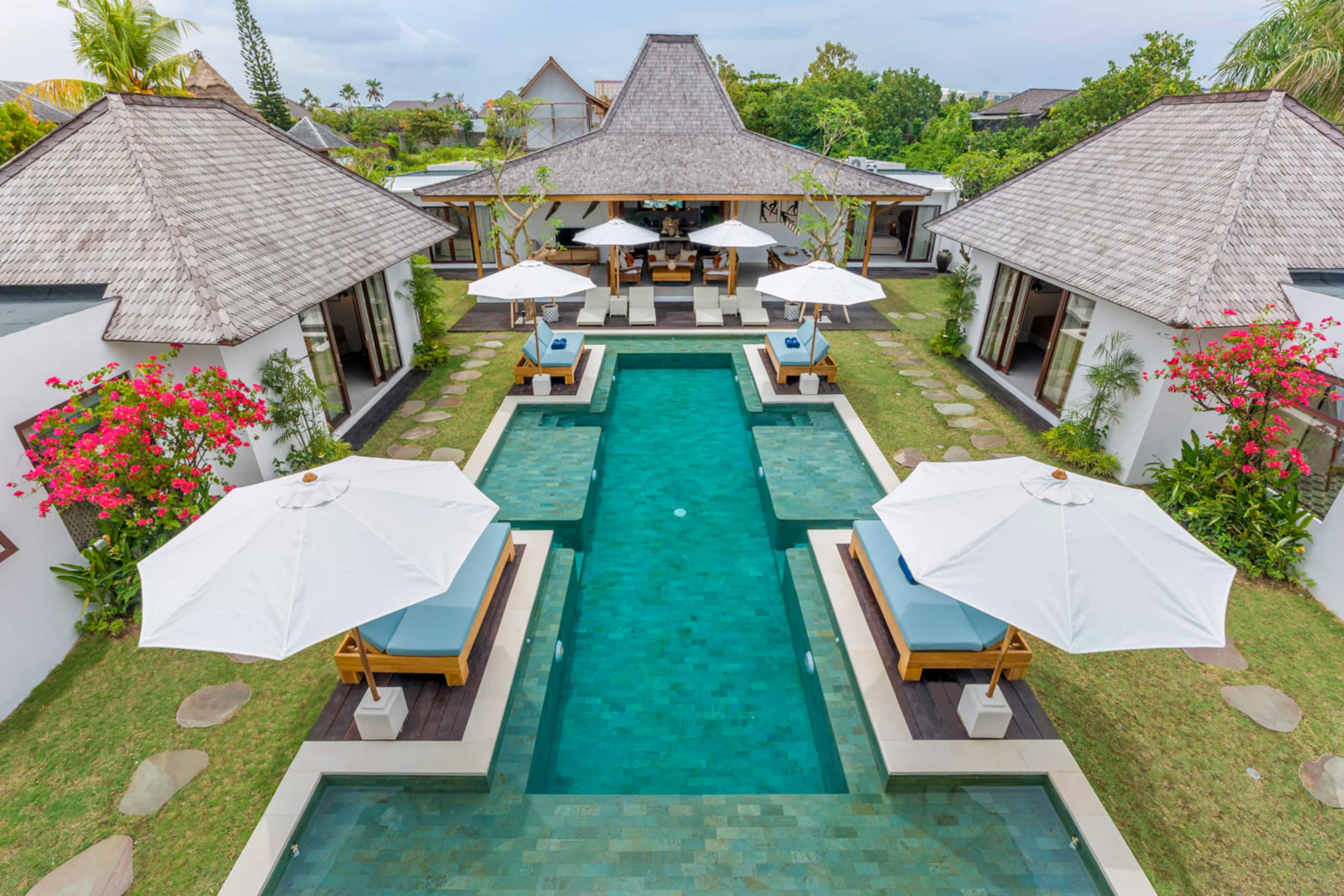 New 6BR Majestic Villa close to beach / Seminyak 8