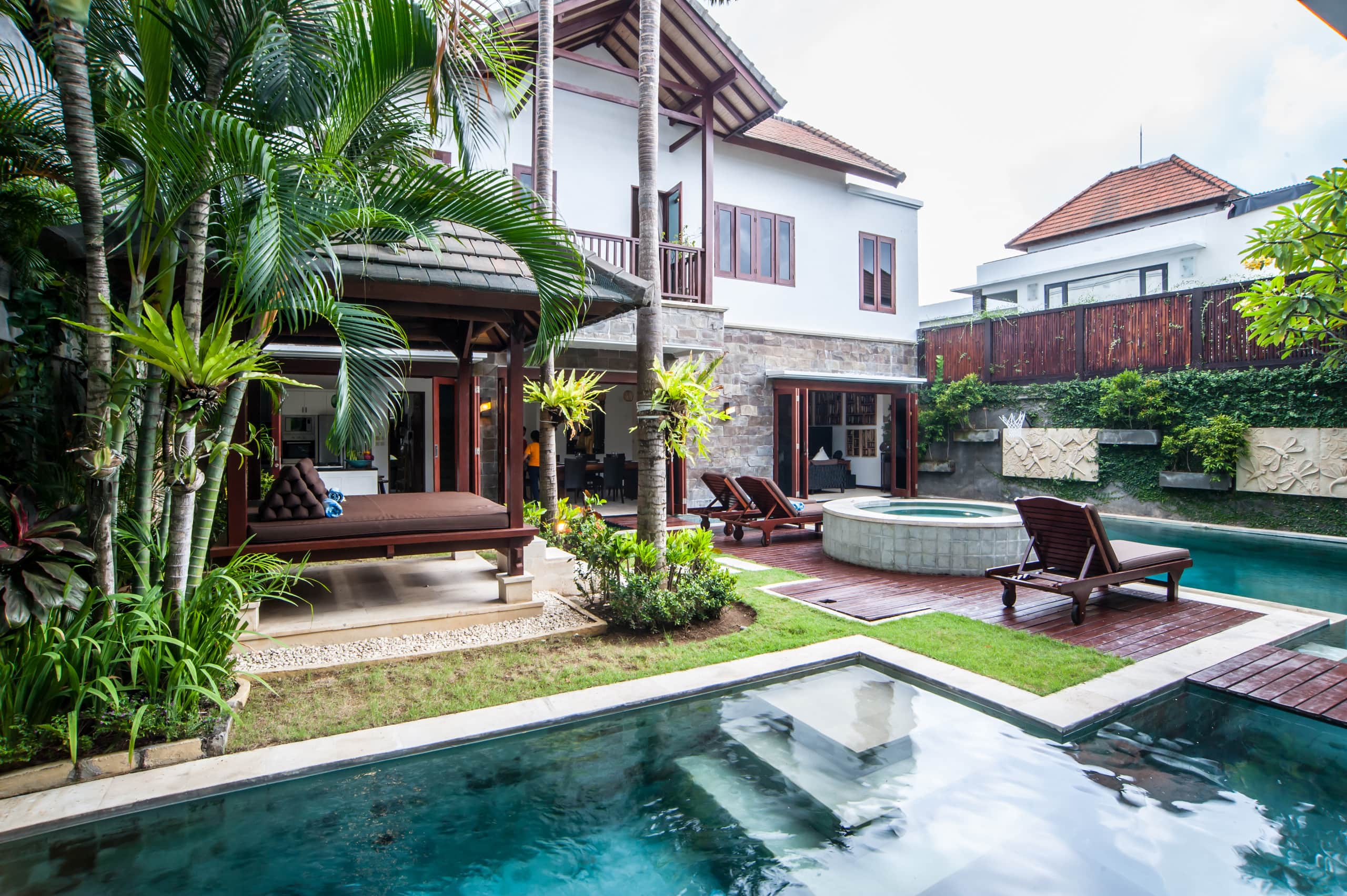 Luxury Villa, Staffed with Chef, Central Seminak 17